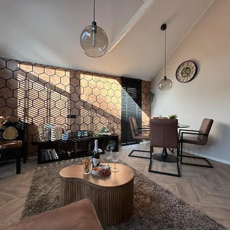 't Boshutje With Hot Tub