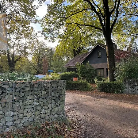 Chalet 't Boshutje With Hot Tub *