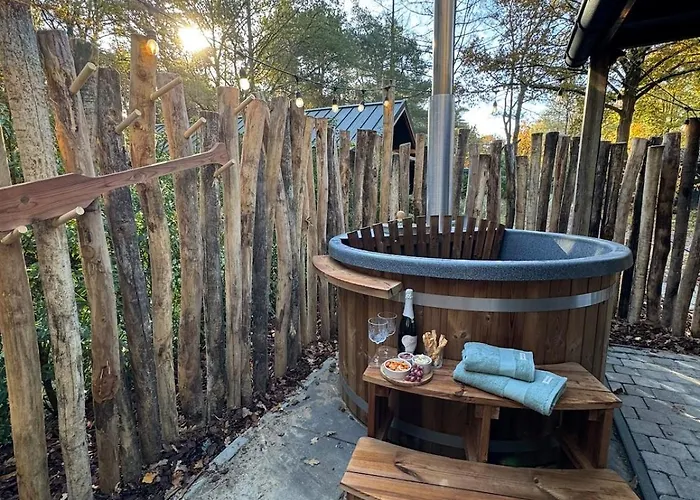 't Boshutje With Hot Tub Diessen