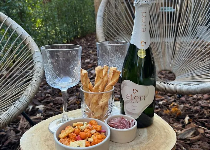 't Boshutje With Hot Tub Chalet Diessen