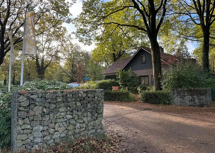 Chalet 't Boshutje With Hot Tub *