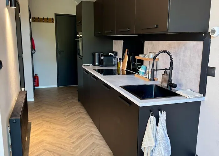 't Boshutje With Hot Tub Chalet Diessen