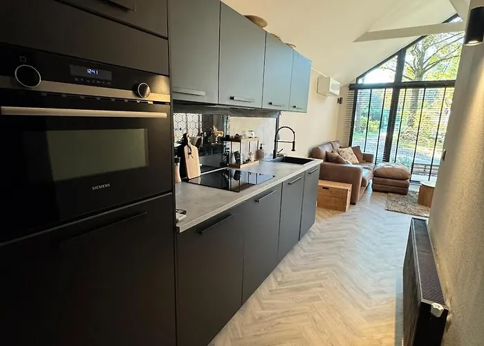 't Boshutje With Hot Tub Chalet Diessen