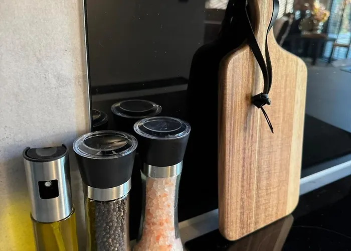 Chalet 't Boshutje With Hot Tub Diessen