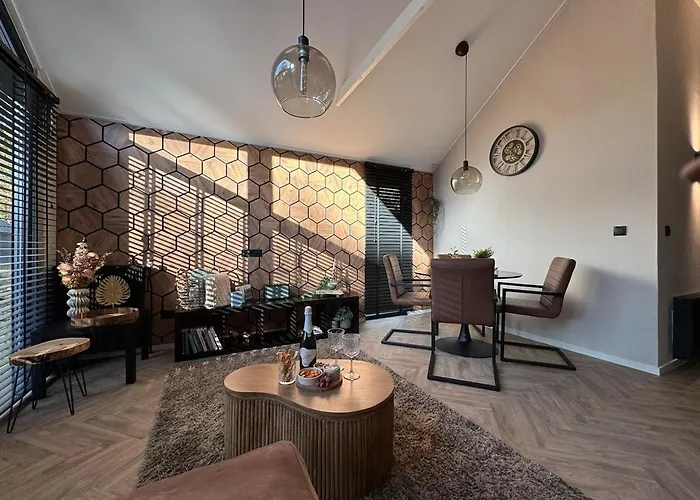 't Boshutje With Hot Tub