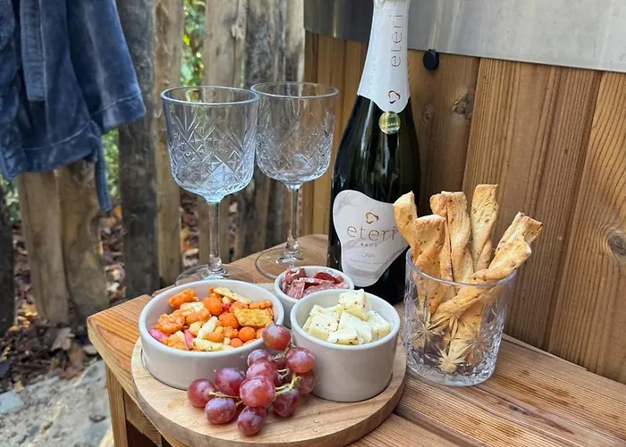 Chalet 't Boshutje With Hot Tub